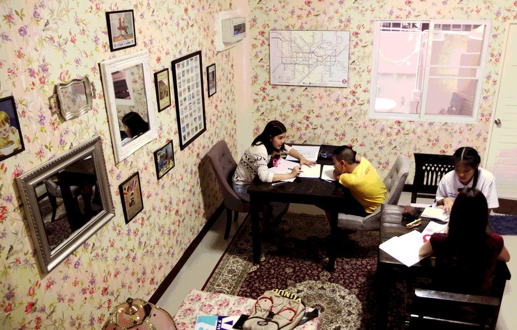 The London Tearoom Чиангмай Екстериор снимка